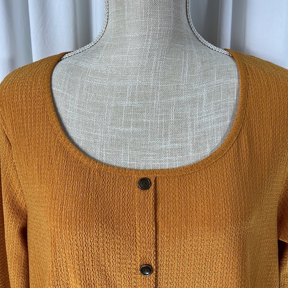 Set the Stage L Mustard Yellow Blouse - Picture 2 of 13